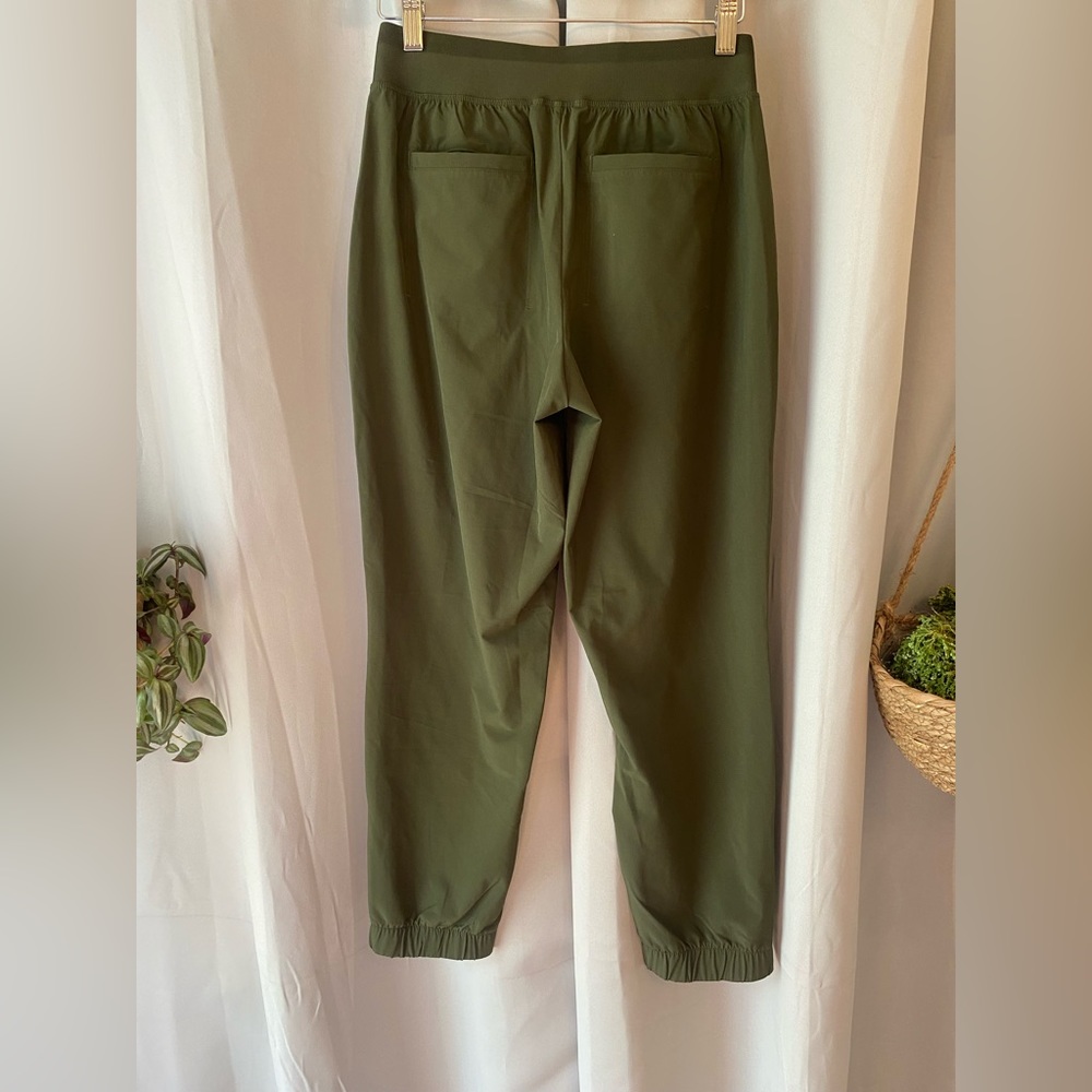 ❌SOLD❌ ATHLETA OLIVE GREEN JOGGERS SIZE 0 - Picture 3 of 5